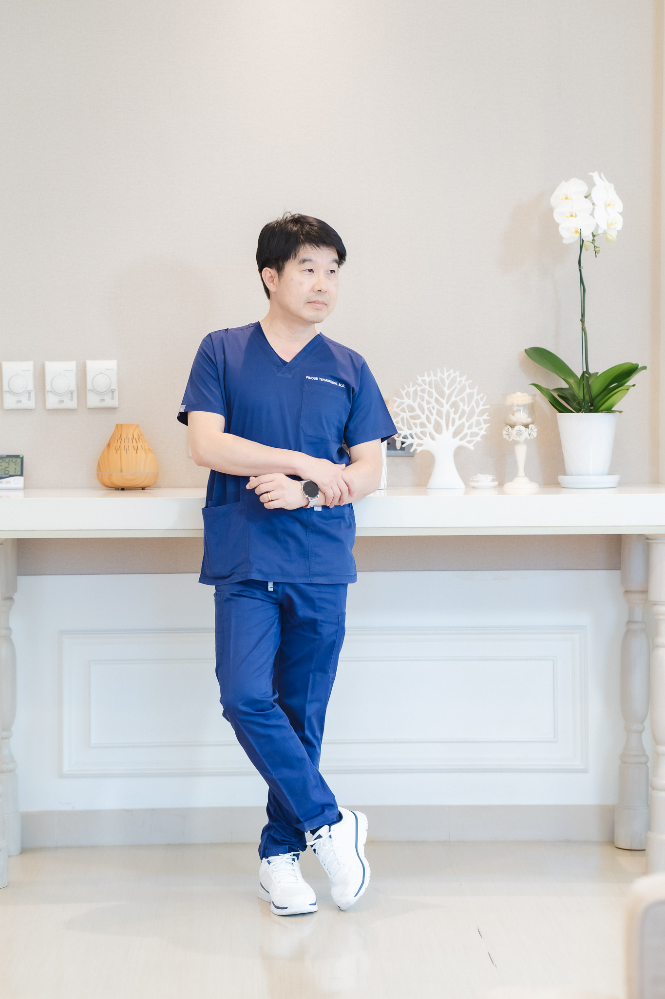 นพ. พิมุข เทพมงคล