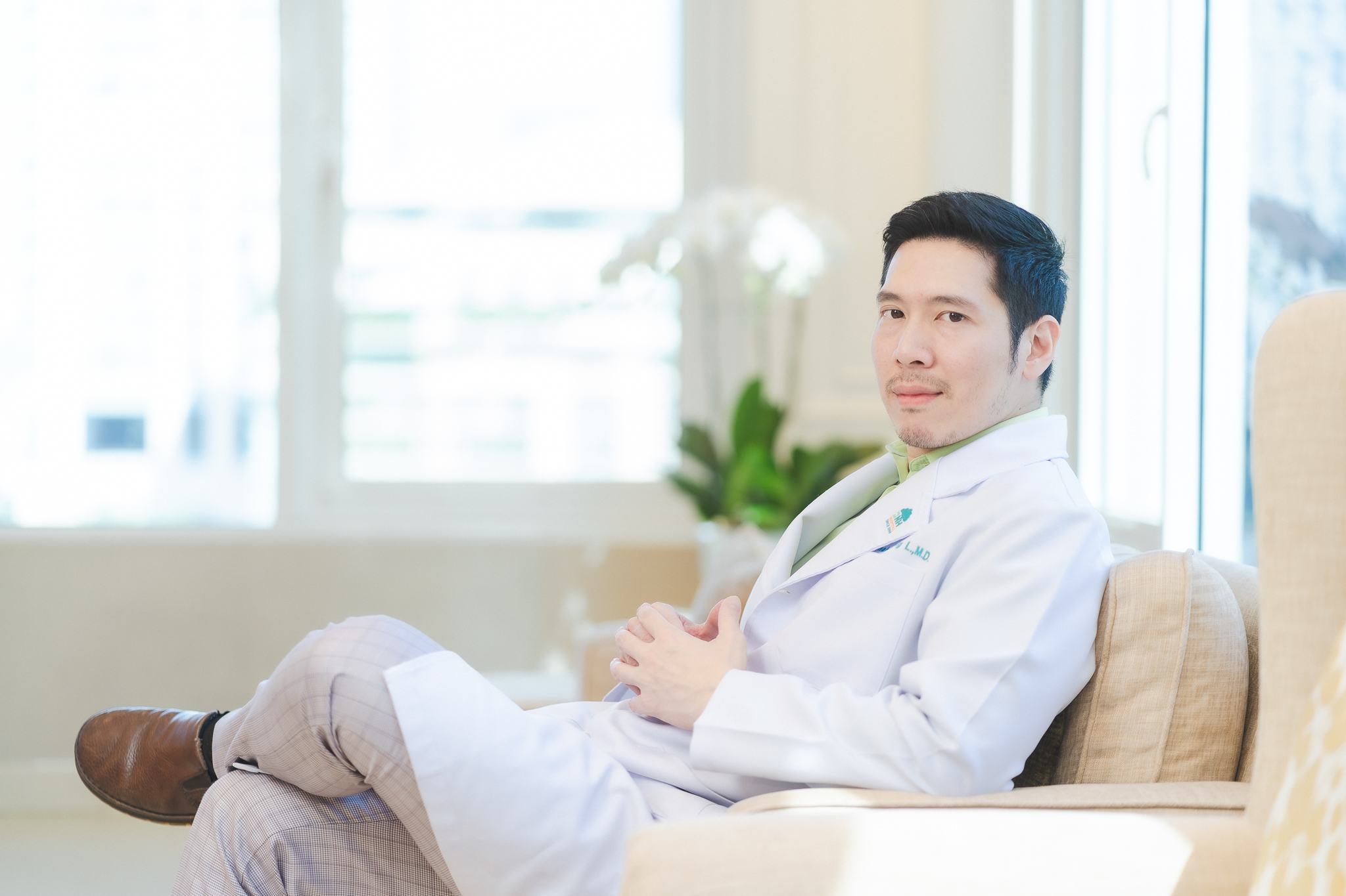 นพ. จักรพงศ์ หล่อสุวรรณศิริ